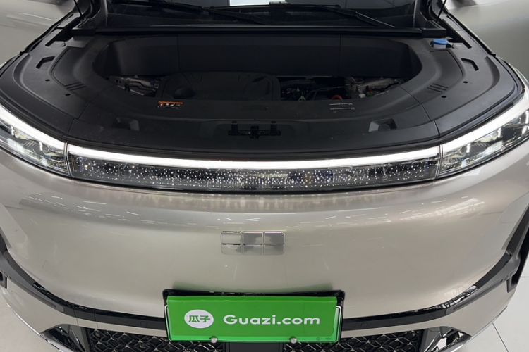 Used Geely Galaxy M9 2025 Model 230km Two-Wheel-Drive Exploration Edition Engine Bay