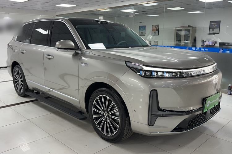Used Geely Galaxy M9 2025 Model 230km Two-Wheel-Drive Exploration Edition Exterior 2