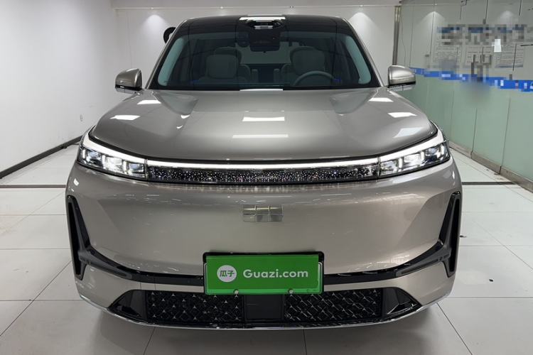 Used Geely Galaxy M9 2025 Model 230km Two-Wheel-Drive Exploration Edition Exterior 4