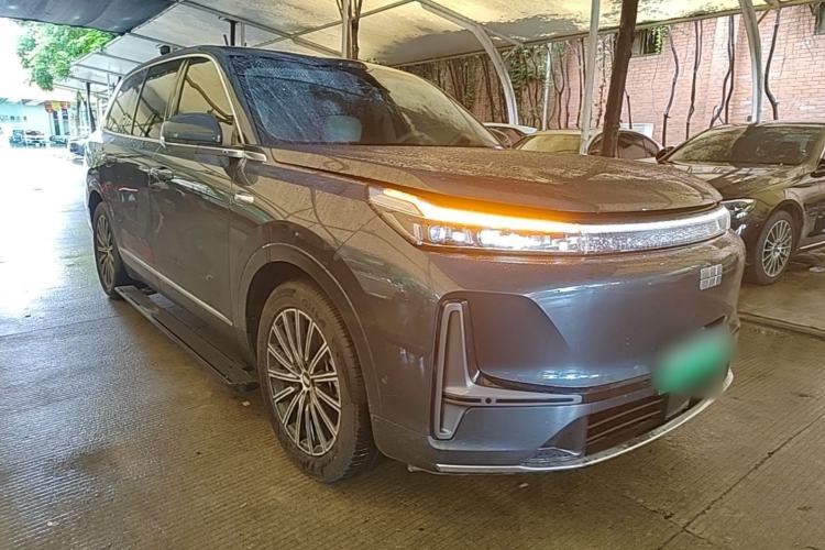Used Geely Galaxy M9 2025 Model 230km Two-Wheel-Drive Exploration Edition Front Right 45 Deg
