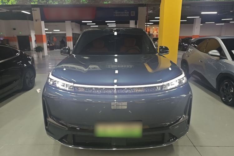 Used Geely Galaxy M9 2025 Model 210km Four-Wheel-Drive Leading Edition Front