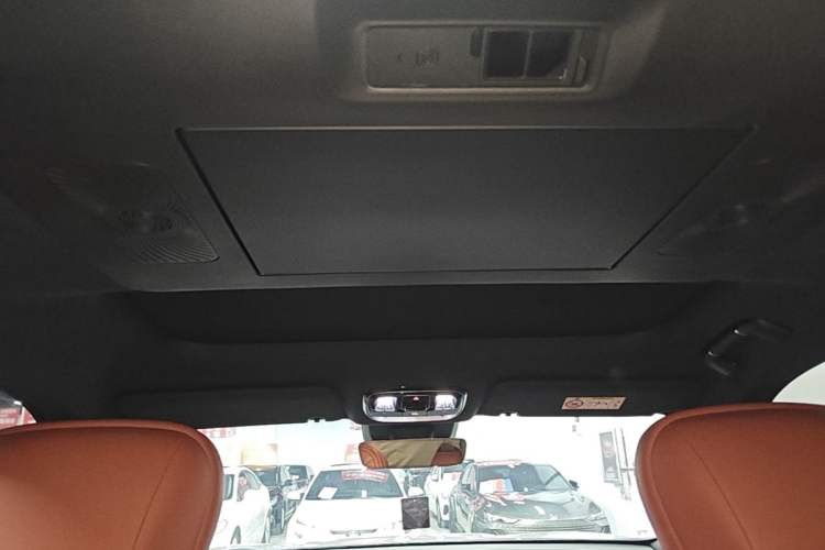 Used Geely Galaxy M9 2025 Model 210km Four-Wheel-Drive Leading Edition Headliner