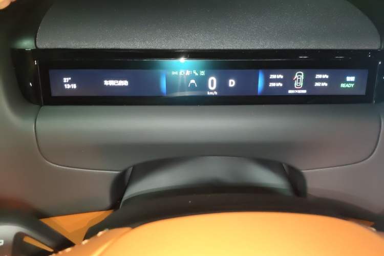 Used Geely Galaxy M9 2025 Model 230km Two-Wheel-Drive Smart Navigation Edition Instrument Cluster