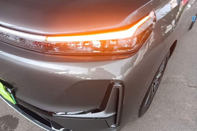 Used Geely Galaxy M9 2025 Model 230km Two-Wheel-Drive Exploration Edition Left Front Headlight