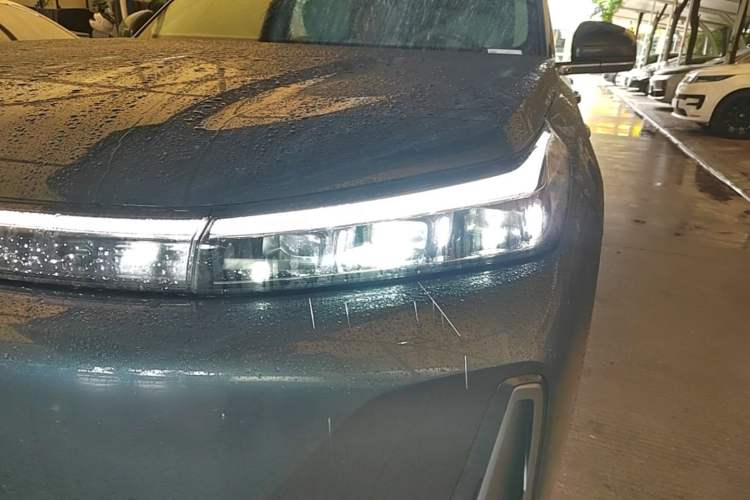 Used Geely Galaxy M9 2025 Model 230km Two-Wheel-Drive Exploration Edition Left Front Headlight