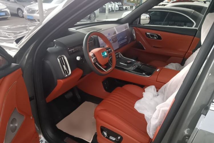 Used Geely Galaxy M9 2025 Model 230km Two-Wheel-Drive Exploration Edition Left Front Seat