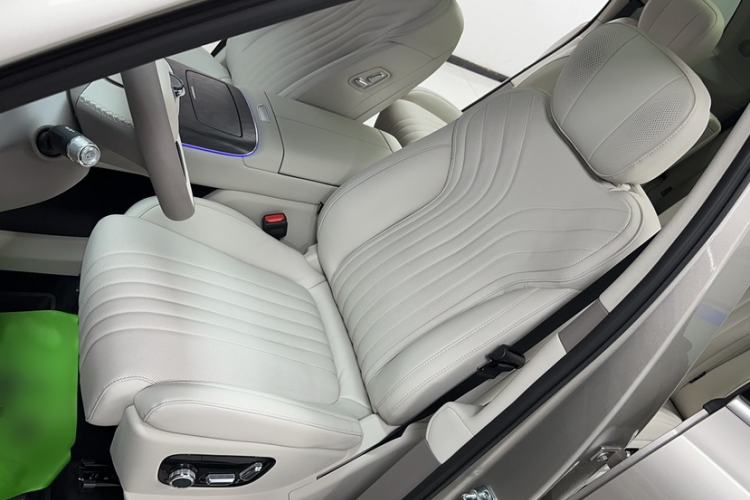 Used Geely Galaxy M9 2025 Model 230km Two-Wheel-Drive Exploration Edition Left Front Seat