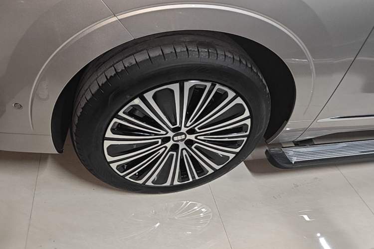 Used Geely Galaxy M9 2025 Model 210km Four-Wheel-Drive Leading Edition Left Front Wheel Hub
