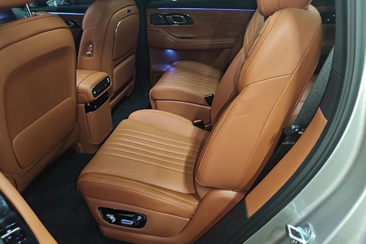 Used Geely Galaxy M9 2025 Model 210km Four-Wheel-Drive Leading Edition Left Rear Seat