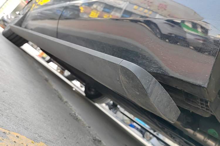 Used Geely Galaxy M9 2025 Model 210km Four-Wheel-Drive Leading Edition Left Side Sill