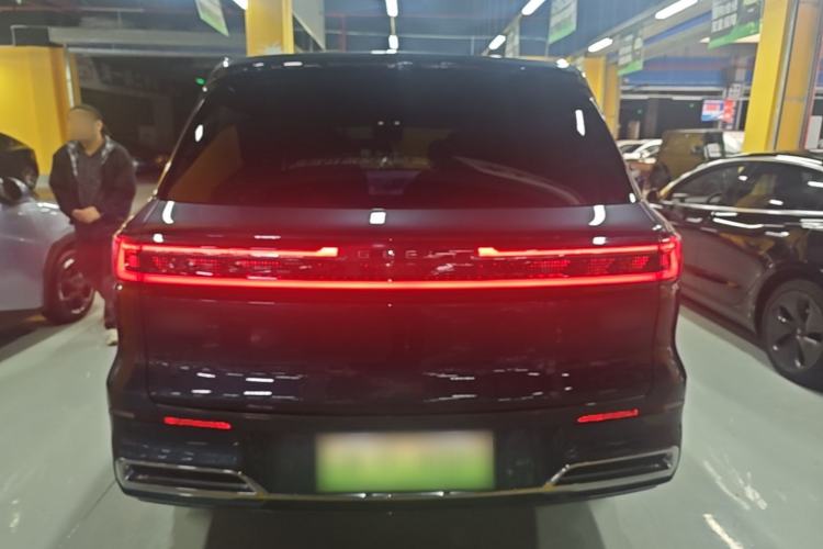 Used Geely Galaxy M9 2025 Model 210km Four-Wheel-Drive Leading Edition Rear