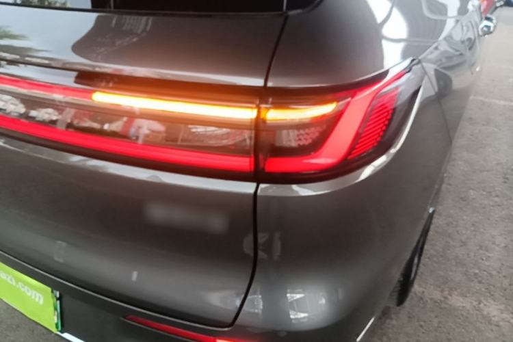 Used Geely Galaxy M9 2025 Model 230km Two-Wheel-Drive Exploration Edition Right Rear Taillight
