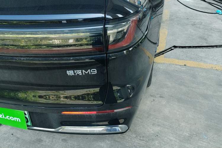 Used Geely Galaxy M9 2025 Model 210km Four-Wheel-Drive Leading Edition Right Rear Taillight