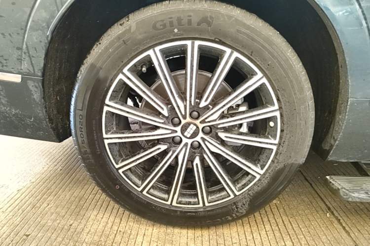 Used Geely Galaxy M9 2025 Model 230km Two-Wheel-Drive Exploration Edition Right Rear Wheel Hub