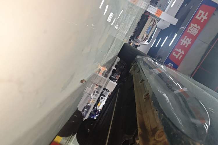 Used Geely Galaxy M9 2025 Model 210km Four-Wheel-Drive Leading Edition Right Side Sill