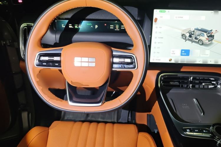 Used Geely Galaxy M9 2025 Model 230km Two-Wheel-Drive Smart Navigation Edition Steering Wheel