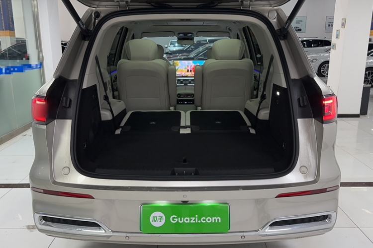 Used Geely Galaxy M9 2025 Model 230km Two-Wheel-Drive Exploration Edition Trunk