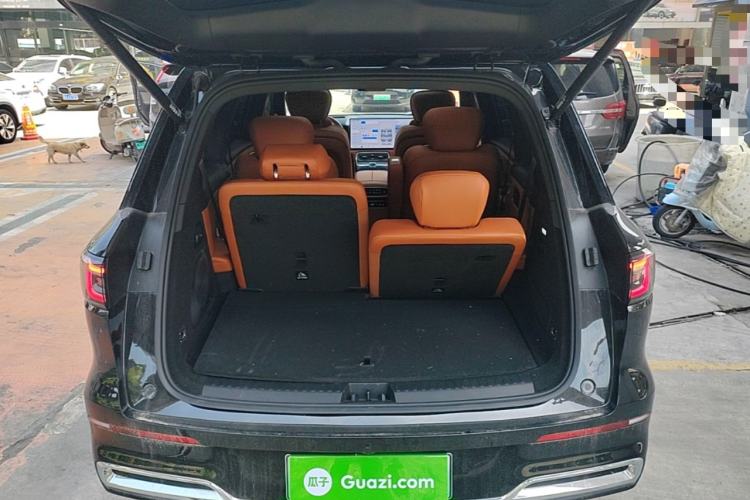Used Geely Galaxy M9 2025 Model 210km Four-Wheel-Drive Leading Edition Trunk