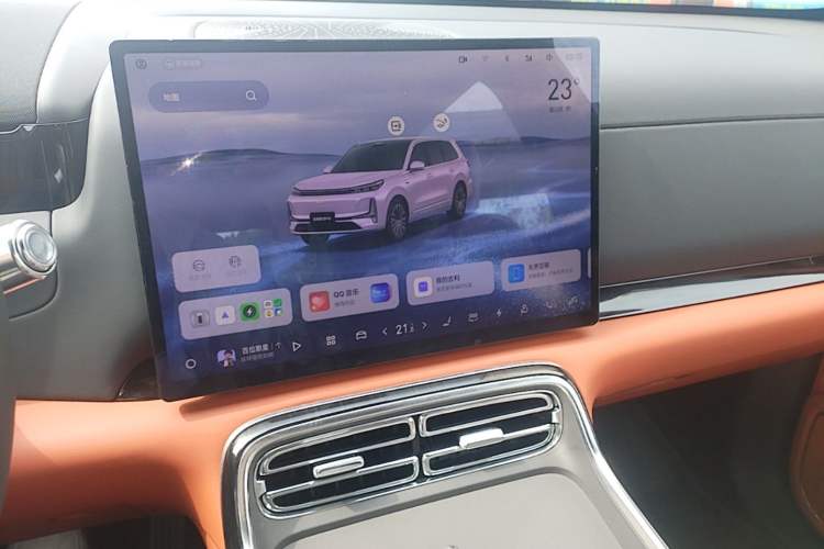Used Geely Galaxy M9 2025 Model 230km Two-Wheel-Drive Smart Navigation Edition Audio And AC Panel