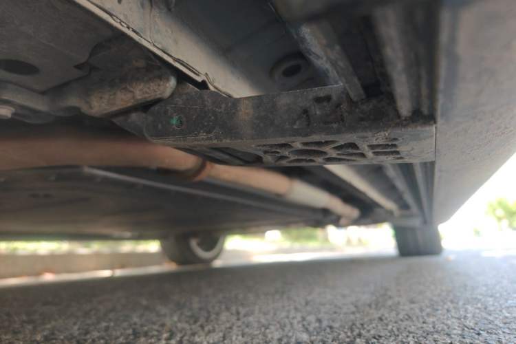 Used Geely Galaxy M9 2025 Model 210km Four-Wheel-Drive Leading Edition Chassis Front Left