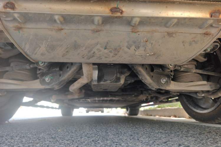 Used Geely Galaxy M9 2025 Model 210km Four-Wheel-Drive Leading Edition Chassis Rear