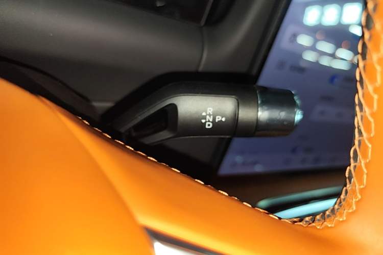 Used Geely Galaxy M9 2025 Model 210km Four-Wheel-Drive Leading Edition Gear Lever