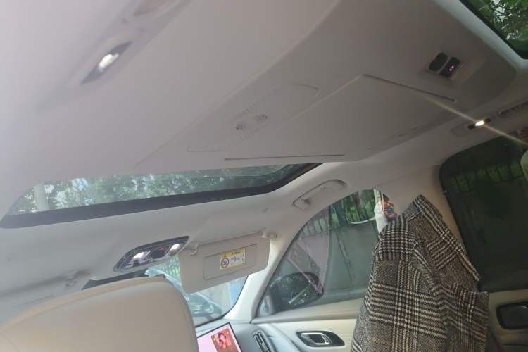 Used Geely Galaxy M9 2025 Model 210km Four-Wheel-Drive Leading Edition Headliner