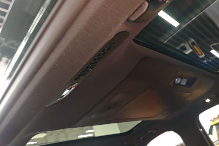 Used Geely Galaxy M9 2025 Model 230km Two-Wheel-Drive Exploration Edition Headliner