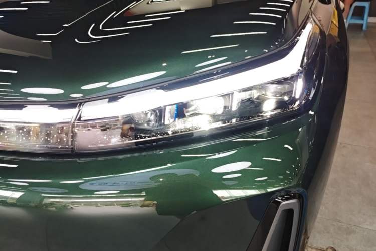 Used Geely Galaxy M9 2025 Model 230km Two-Wheel-Drive Exploration Edition Left Front Headlight