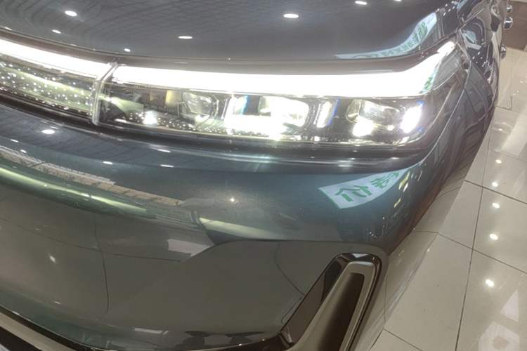 Used Geely Galaxy M9 2025 Model 230km Two-Wheel-Drive Exploration Edition Left Front Headlight