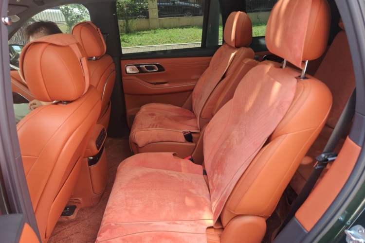Used Geely Galaxy M9 2025 Model 210km Four-Wheel-Drive Leading Edition Left Rear Seat