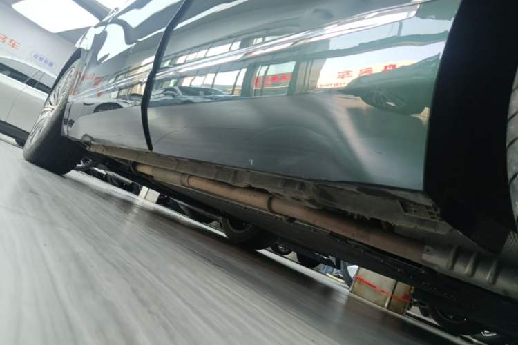 Used Geely Galaxy M9 2025 Model 210km Four-Wheel-Drive Leading Edition Left Side Sill