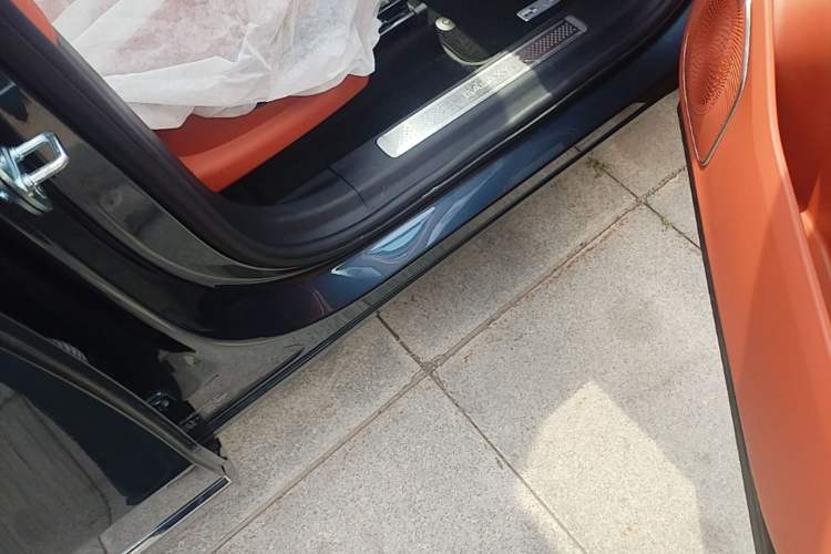 Used Geely Galaxy M9 2025 Model 230km Two-Wheel-Drive Smart Navigation Edition Right Side Sill