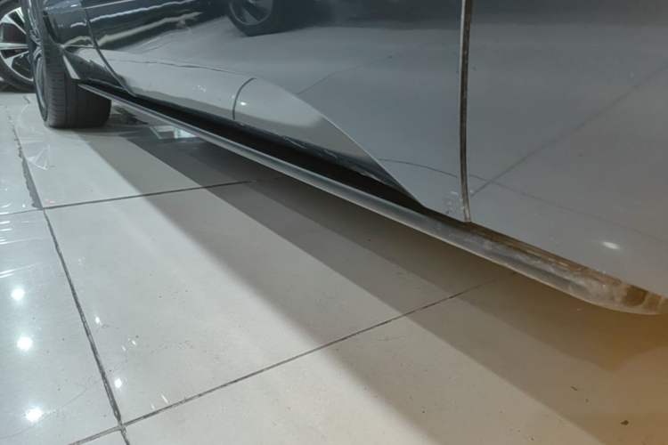 Used Geely Galaxy M9 2025 Model 230km Two-Wheel-Drive Exploration Edition Right Side Sill