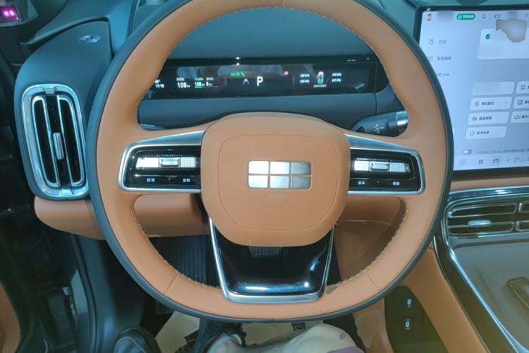 Used Geely Galaxy M9 2025 Model 230km Two-Wheel-Drive Exploration Edition Steering Wheel