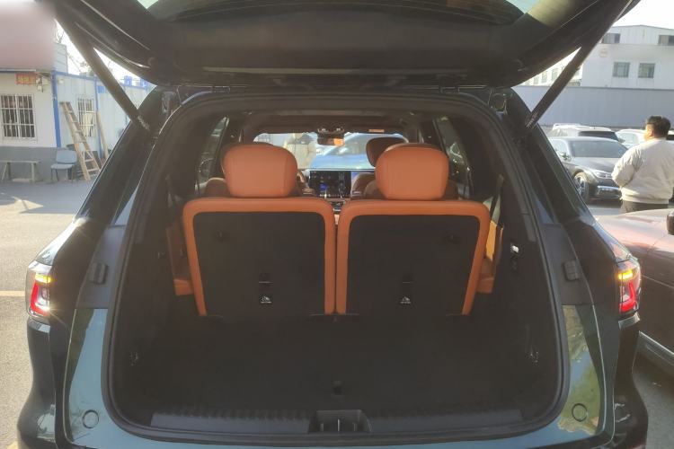 Used Geely Galaxy M9 2025 Model 230km Two-Wheel-Drive Exploration Edition Trunk