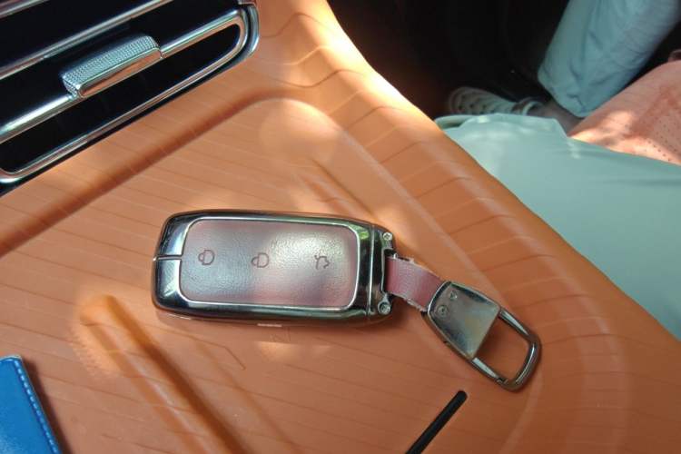 Used Geely Galaxy M9 2025 Model 210km Four-Wheel-Drive Leading Edition Vehicle Key