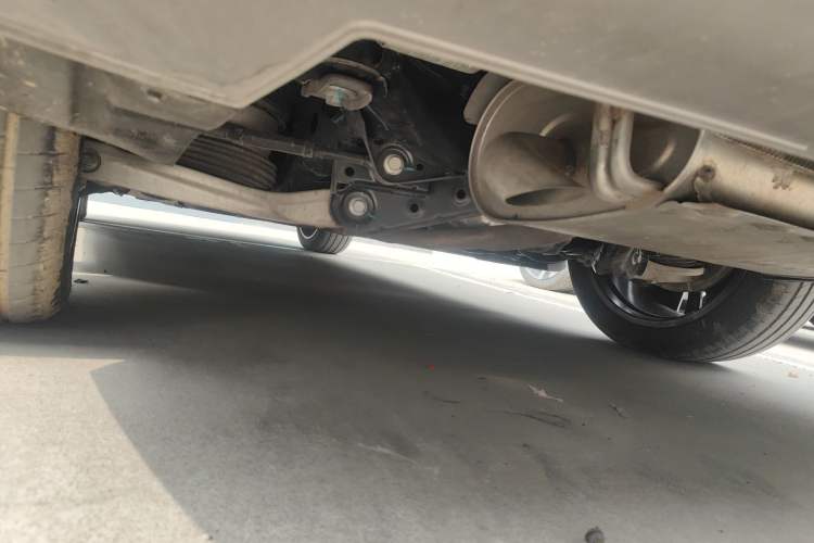 Used Geely Galaxy M9 2025 Model 210km Four-Wheel-Drive Leading Edition Chassis Rear Left
