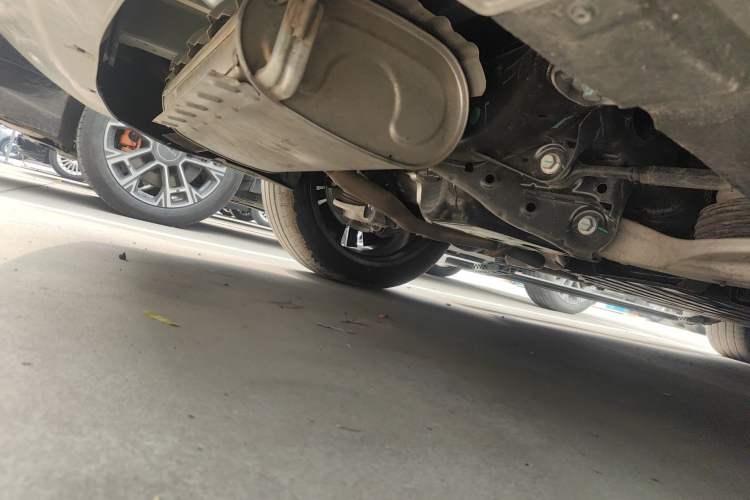 Used Geely Galaxy M9 2025 Model 210km Four-Wheel-Drive Leading Edition Chassis Rear Right