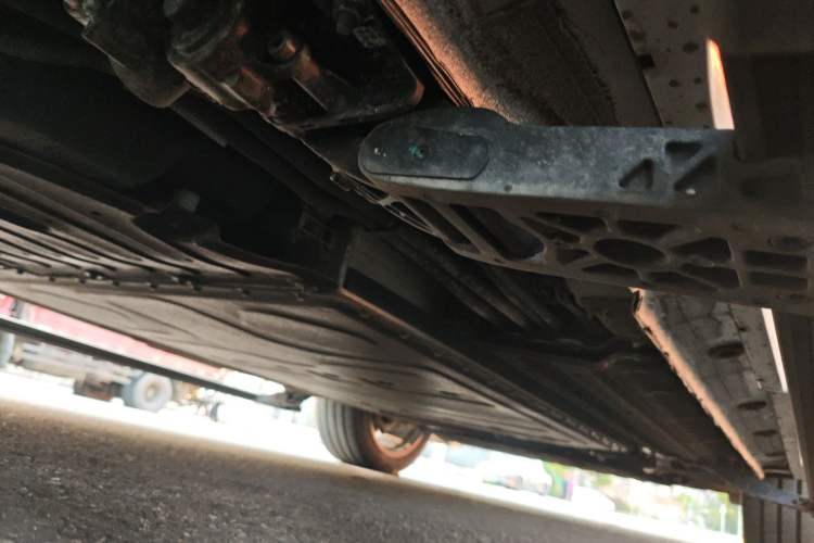 Used Geely Galaxy M9 2025 Model 210km Four-Wheel-Drive Leading Edition Chassis Rear Right
