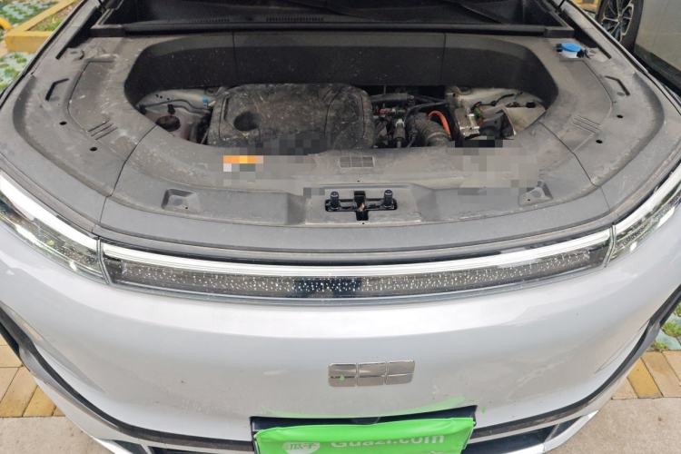 Used Geely Galaxy M9 2025 Model 230km Two-Wheel-Drive Exploration Edition Engine Bay