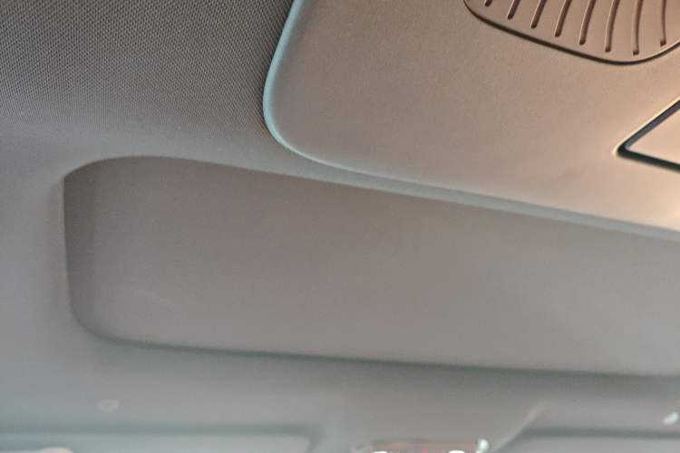 Used Geely Galaxy M9 2025 Model 210km Four-Wheel-Drive Leading Edition Headliner