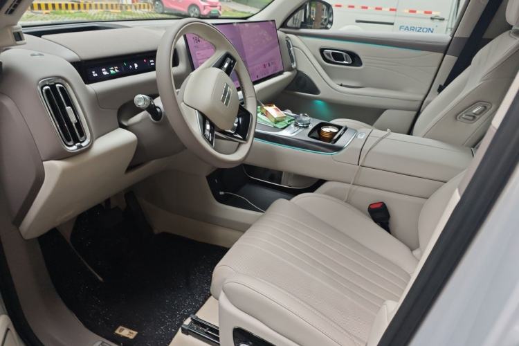 Used Geely Galaxy M9 2025 Model 230km Two-Wheel-Drive Exploration Edition Left Front Seat