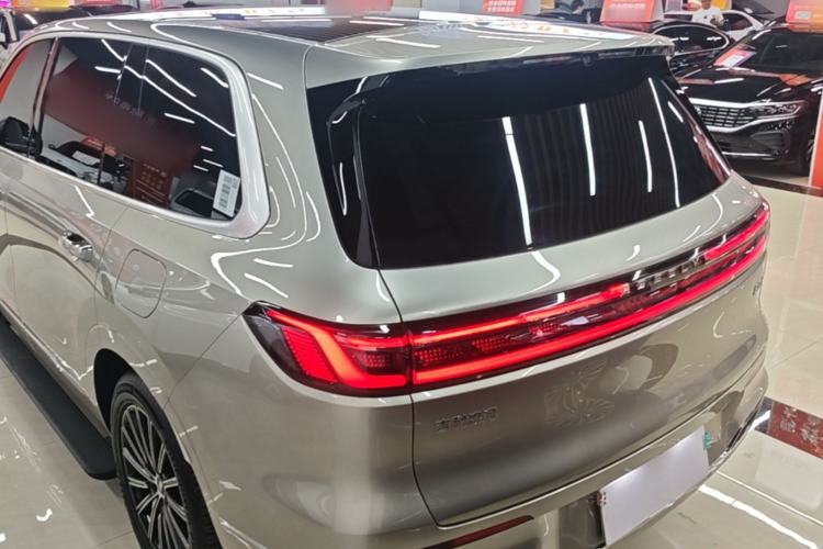 Used Geely Galaxy M9 2025 Model 210km Four-Wheel-Drive Leading Edition Rear Left 45 Deg