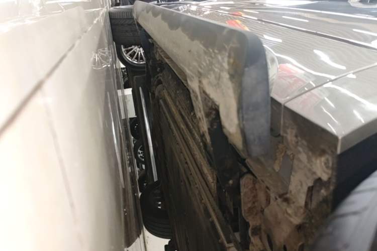 Used Geely Galaxy M9 2025 Model 210km Four-Wheel-Drive Leading Edition Right Side Sill