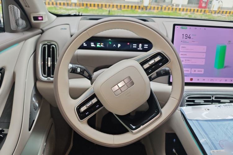 Used Geely Galaxy M9 2025 Model 230km Two-Wheel-Drive Exploration Edition Steering Wheel