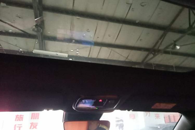 Used Geely Galaxy M9 2025 Model 100km Two-Wheel-Drive Smart Navigation Edition Headliner