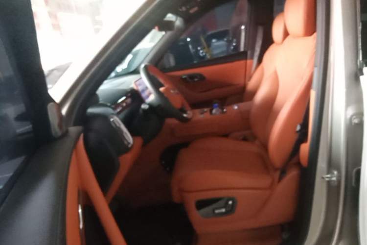 Used Geely Galaxy M9 2025 Model 100km Two-Wheel-Drive Smart Navigation Edition Left Front Seat