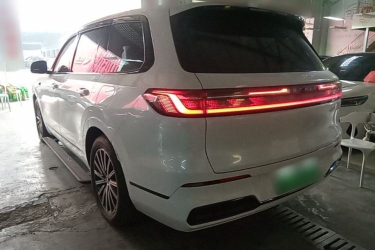Used Geely Galaxy M9 2025 Model 100km Two-Wheel-Drive Smart Navigation Edition Rear Left 45 Deg