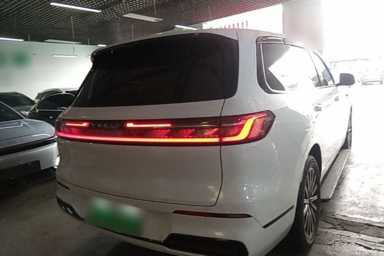 Used Geely Galaxy M9 2025 Model 100km Two-Wheel-Drive Smart Navigation Edition Rear Right 45 Deg